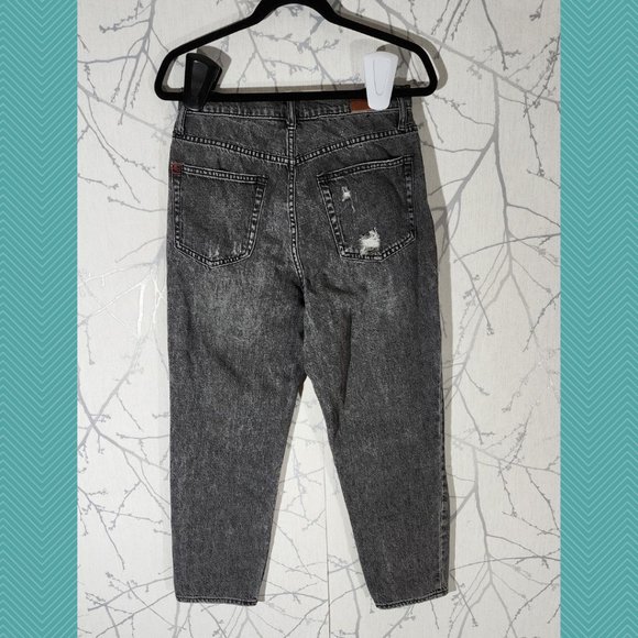 BDG Black Wash Distressed High Rise Slim Straight Jeans - Picture 2 of 6